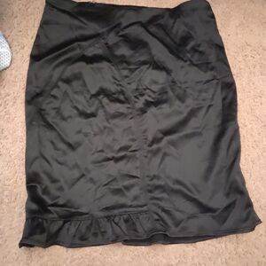 bebe Black Pencil Skirt Form Fitting With Room! Size 6
